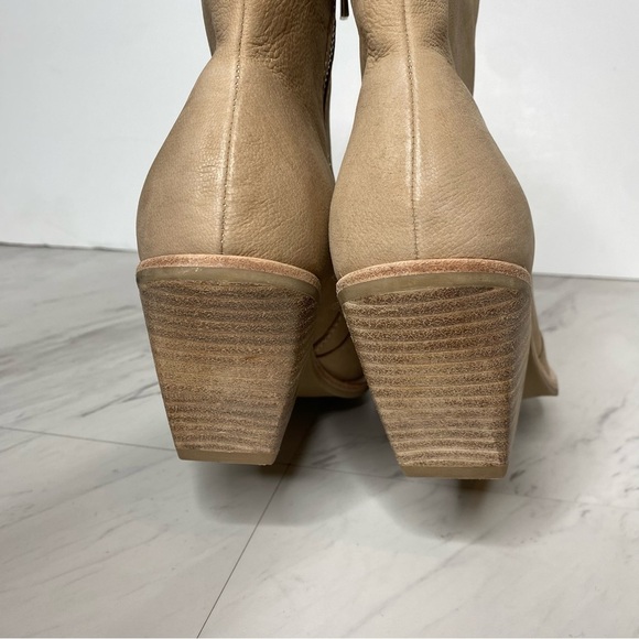 Dolce Vita Volli Tan Nubuck Heeled Bootie 8 - Picture 4 of 15